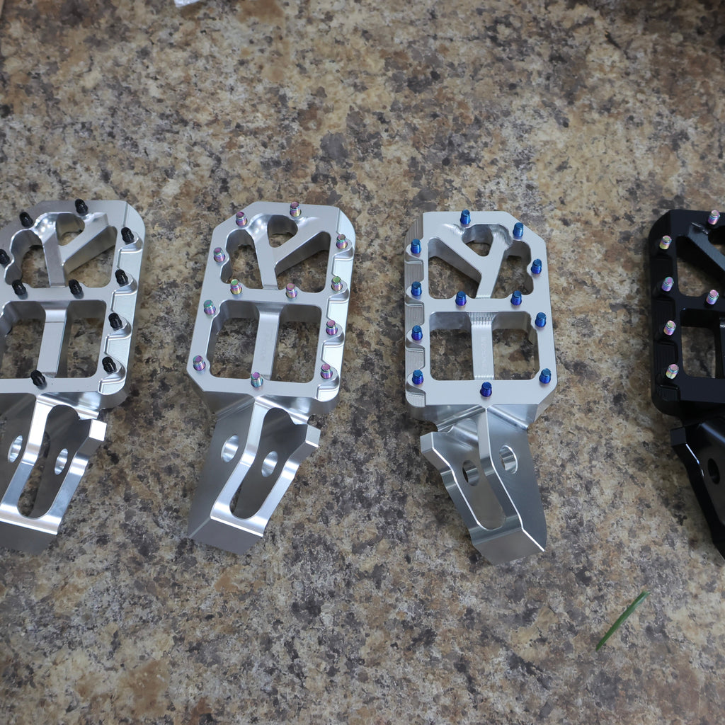 Wide Ultra Bee Pegs